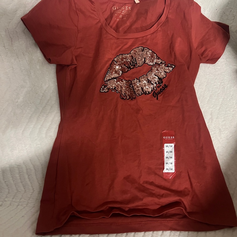 Guess Women's Red Sequin Lip Kiss Fall Tee